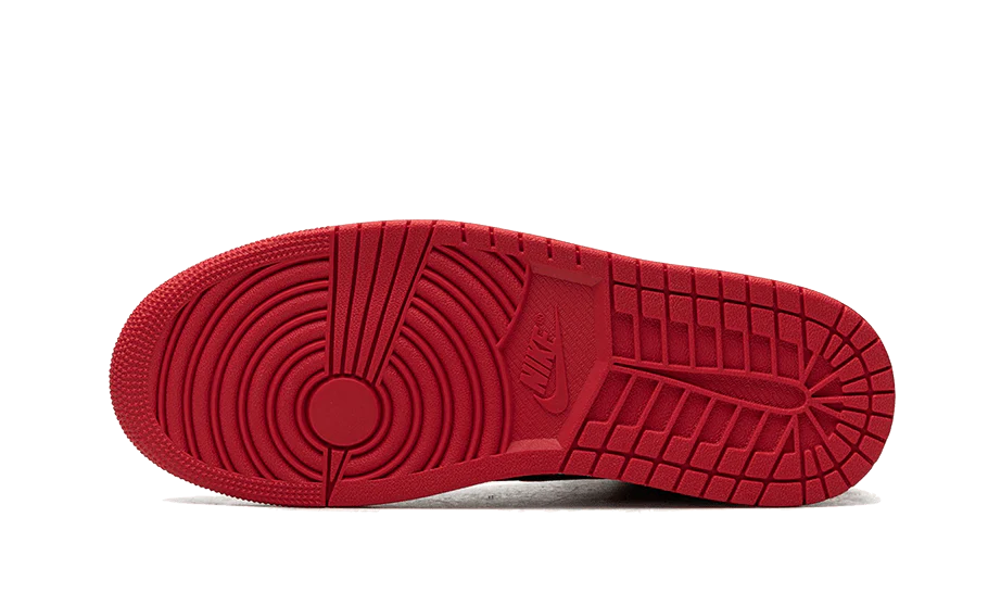 Air Jordan 1 Retro High OG Satin Bred - Image 4