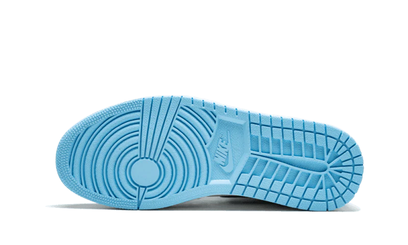 Air Jordan 1 Retro High UNC Patent - Image 4