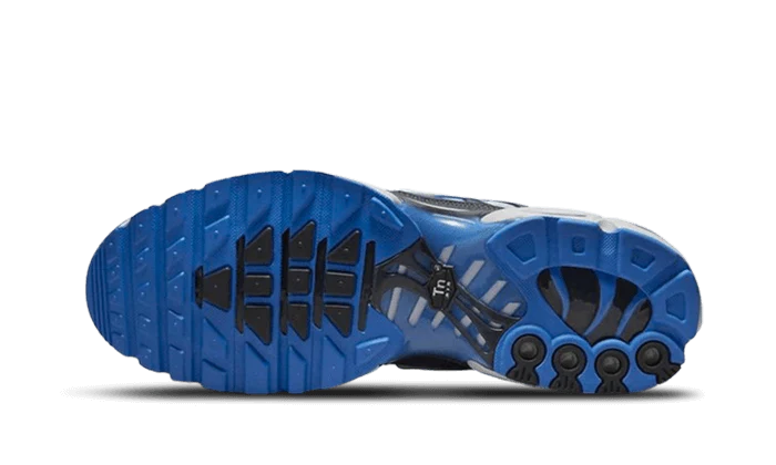 Nike Air Max Plus SE Social FC - Image 3