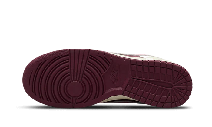 Nike Dunk Low Retro PRM Valentine's Day (2023) - Image 3