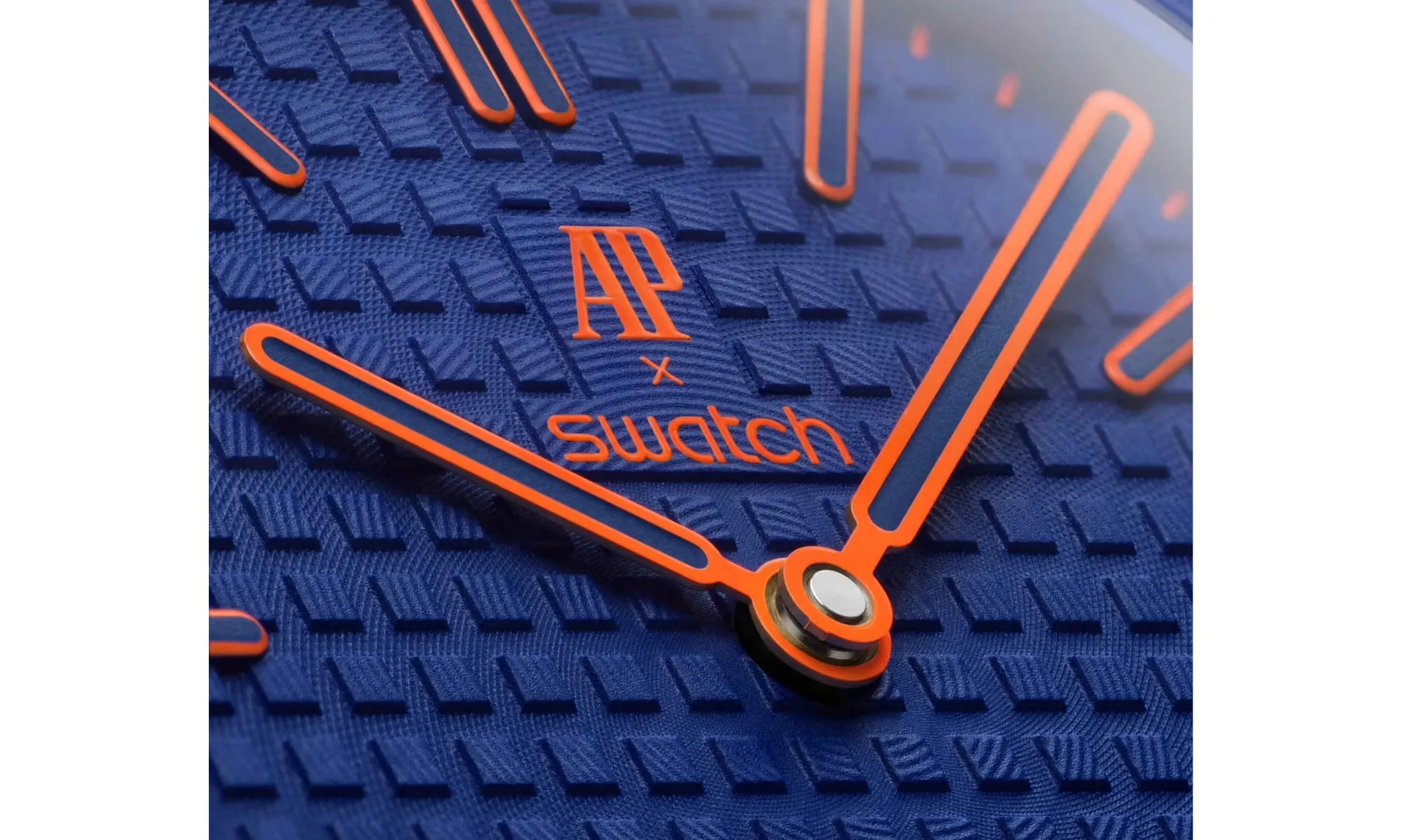 Swatch x Audemars Piguet Bioceramic Royal Pop Orenji Hachi - Image 4