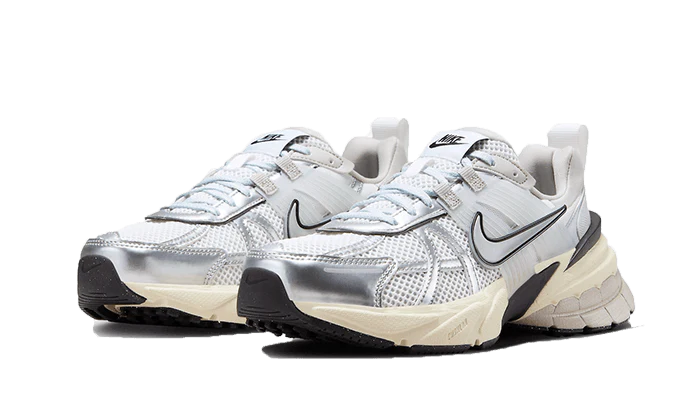 Nike V2K Run Metallic Silver - Image 2