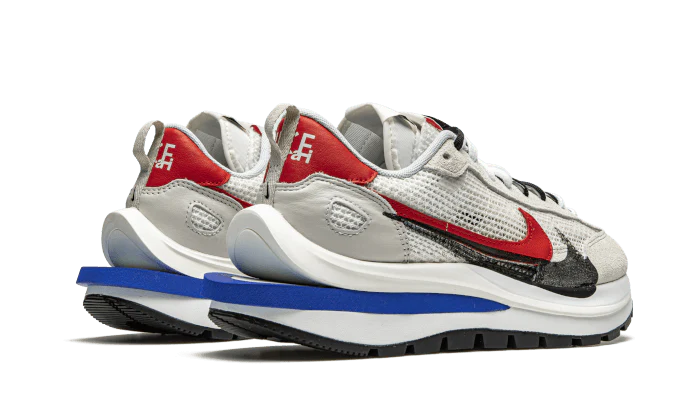 Sacai x Nike Vaporwaffle Sport Fuchsia Game Royal - Image 3